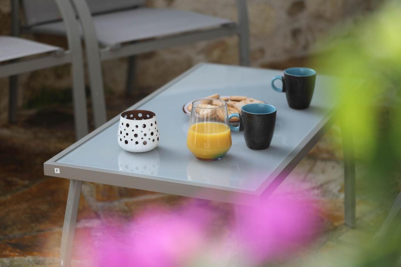 Ravi Boutique Home - 1 Minute Walk From Beach คาลีเวส ภายนอก รูปภาพ